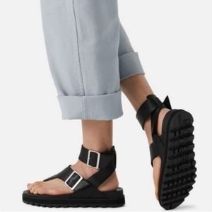 NWOB! Sorel Roaming T-Strap Sandal